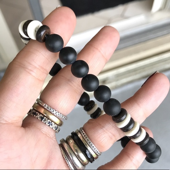 Onyx wood bracelet . Men or women onyx & coconut wood bead bracelet - Picture 4 of 9